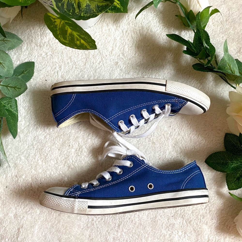 Converse low-top All Stars, size 6